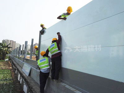 深圳大通建材施工工地鋼結構圍擋價格是多少？